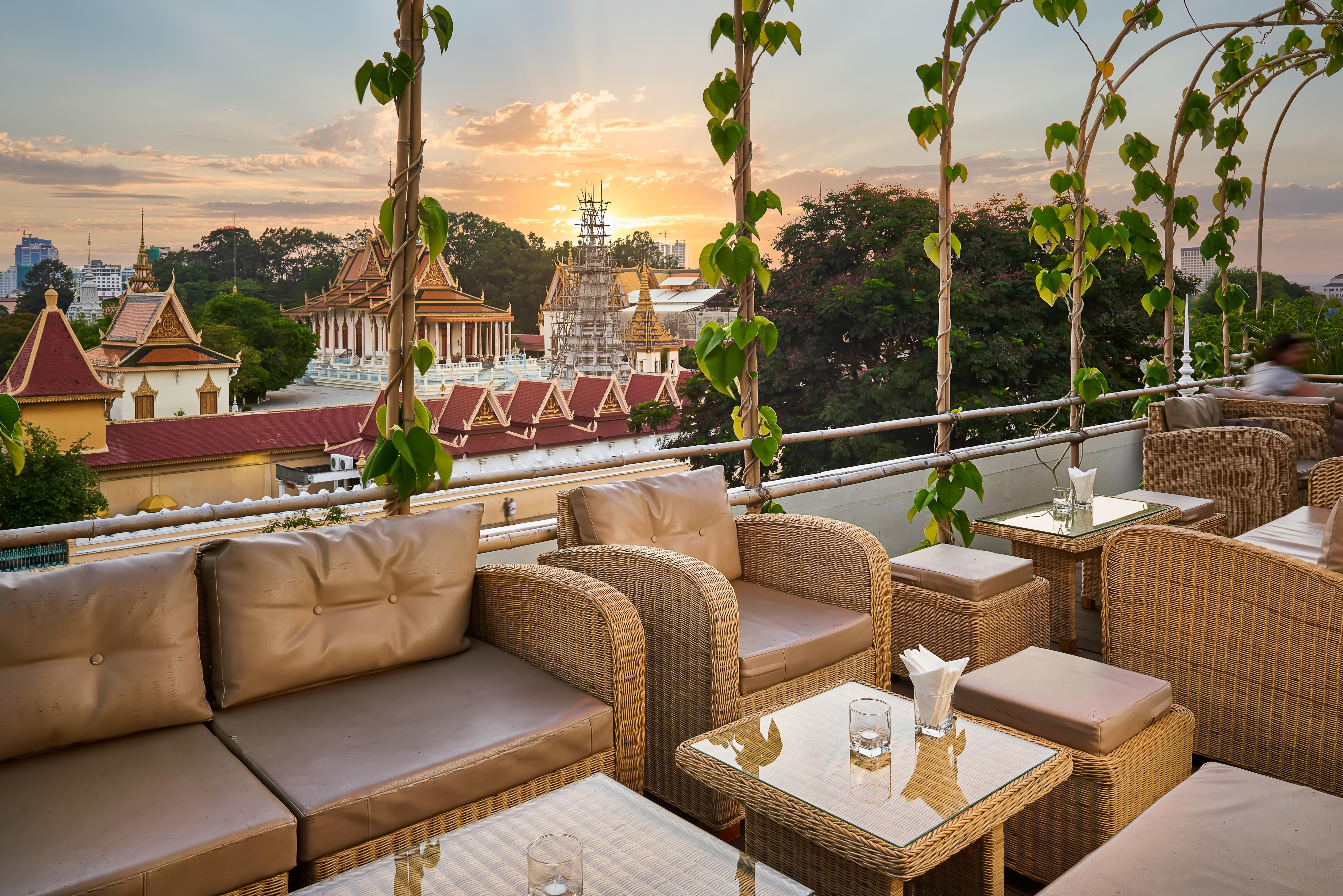 Palace Gate Hotel & Resort By Ehm Phnom Penh Exterior foto